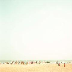 people at the beach, India, fine art photograph, seascape, travel photography, fotografo, film photography, raffaele ferrari photography