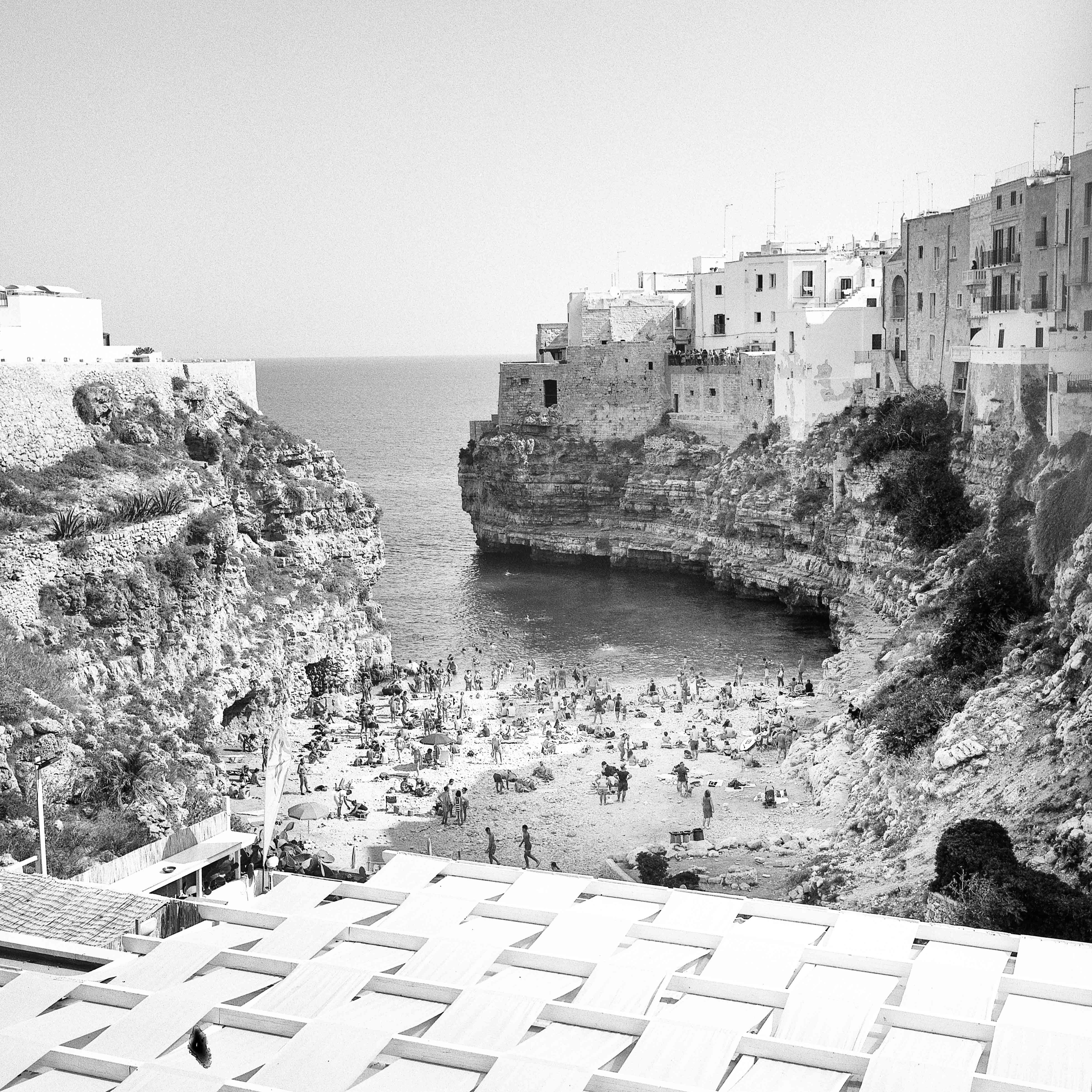 Rolleiflex Planar , Analog PhotographyBlack and white Lama Monachile, Bastione del porto , Polignano a mare , Italy