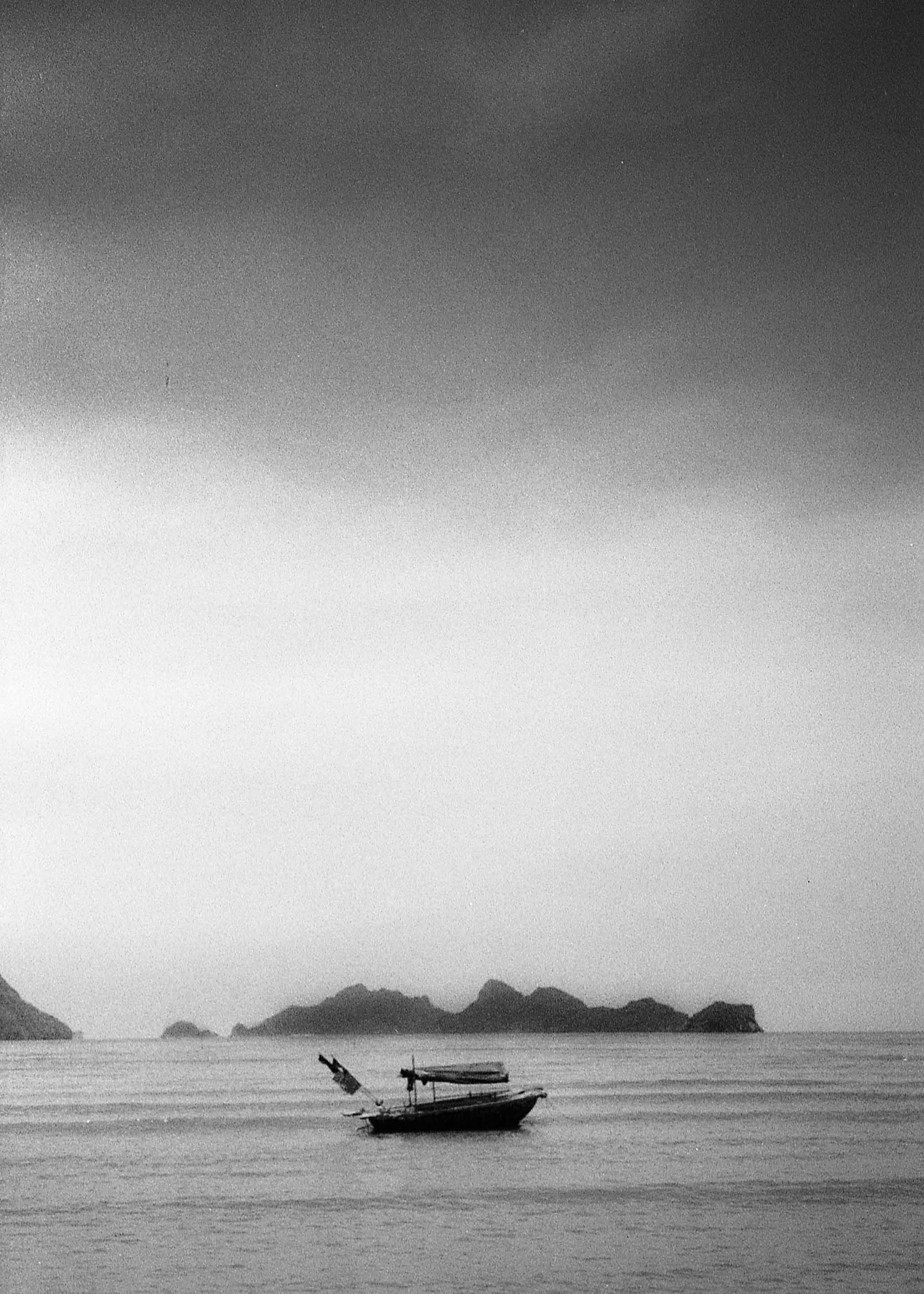 Boat, Cat Ba, VietnamRolleiflex 35mm